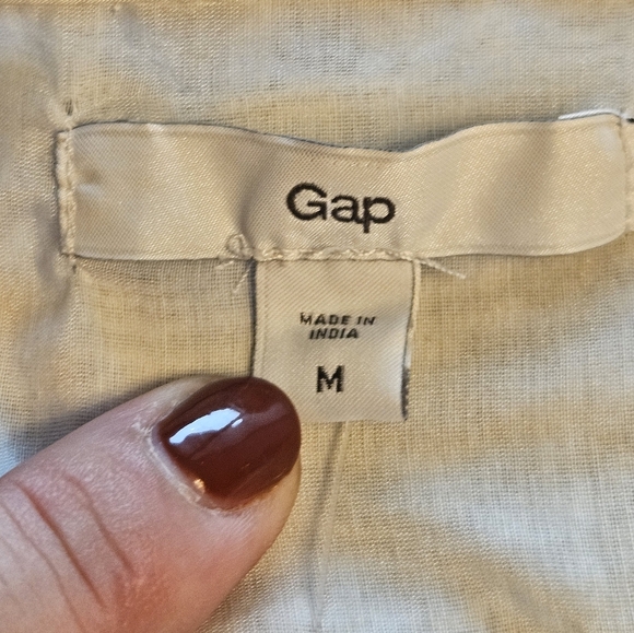 GAP White Semi Sheer Short Sleeve Button Down Ruffle Front Blouse M NWT - Picture 11 of 13